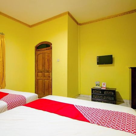 Oyo 1770 Hotel Mawar Saron 2 Kejayan Exterior photo