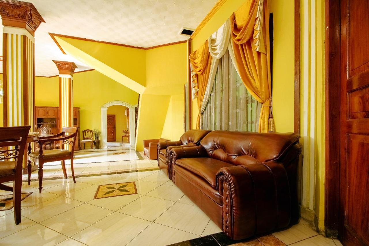 Oyo 1770 Hotel Mawar Saron 2 Kejayan Exterior photo